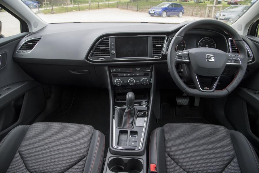 Торпедо Seat Leon SC Cupra 300 2017 года  (UK) (фото 5 из 22)